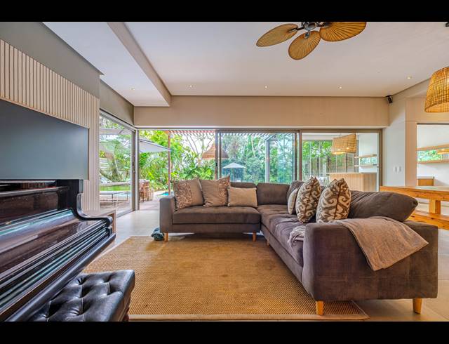 4 BEDROOM TOWNHOUSE FOR SALE IN DUNKIRK ESTATE